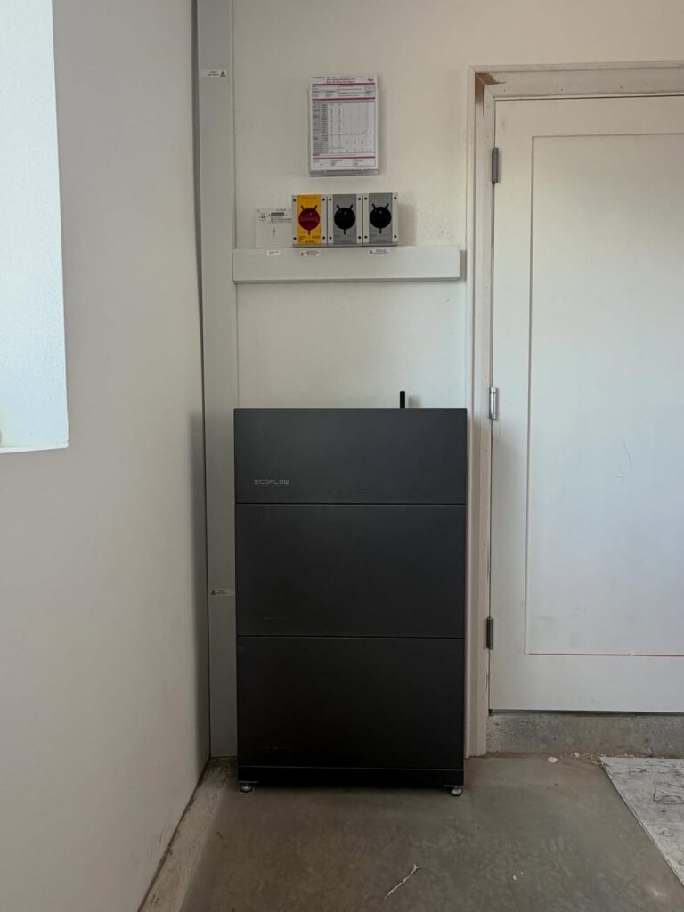 Foto eines Installateurs, visuell geprüft am 2026-07-11.